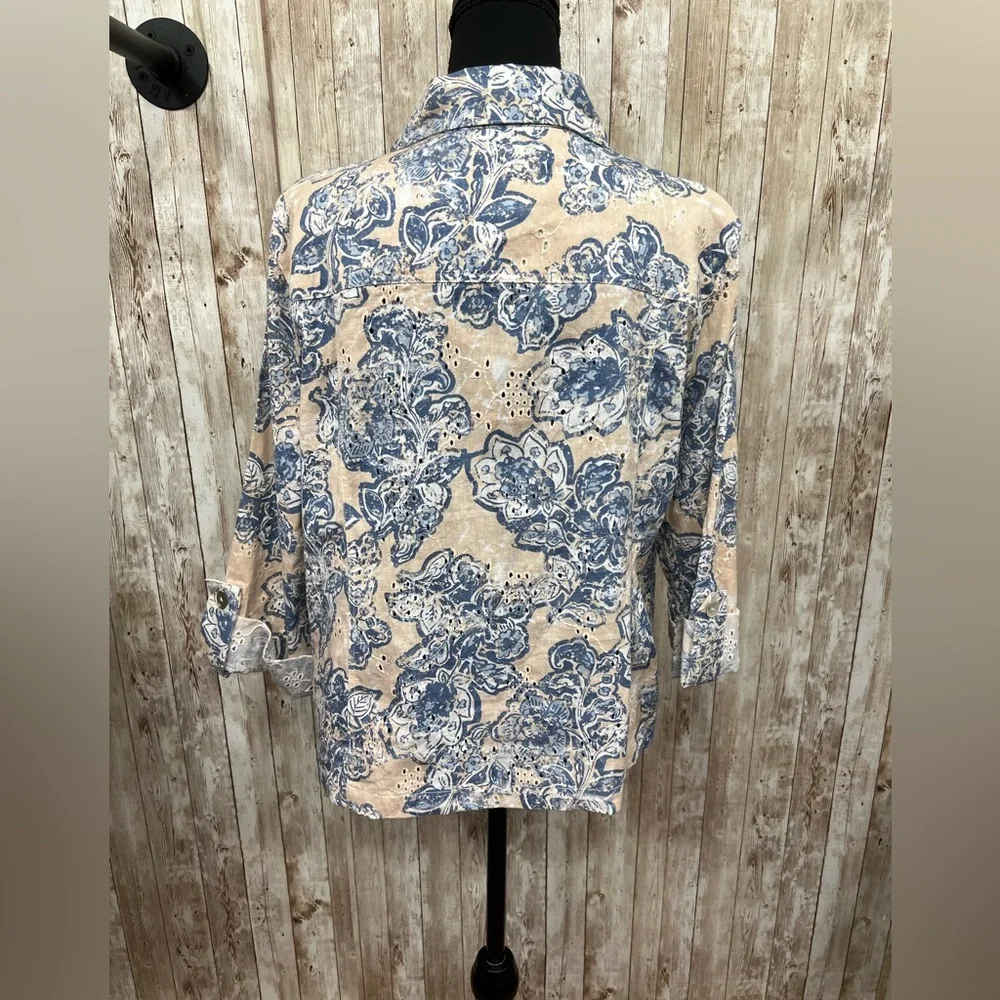 Ruby‎ Rd. Blue and Tan Button Down Shirt - Picture 6 of 7